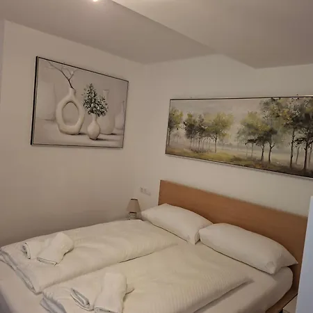 Familie Hollerer Am Fusse Des Rennfeldes Bruck an der Mur